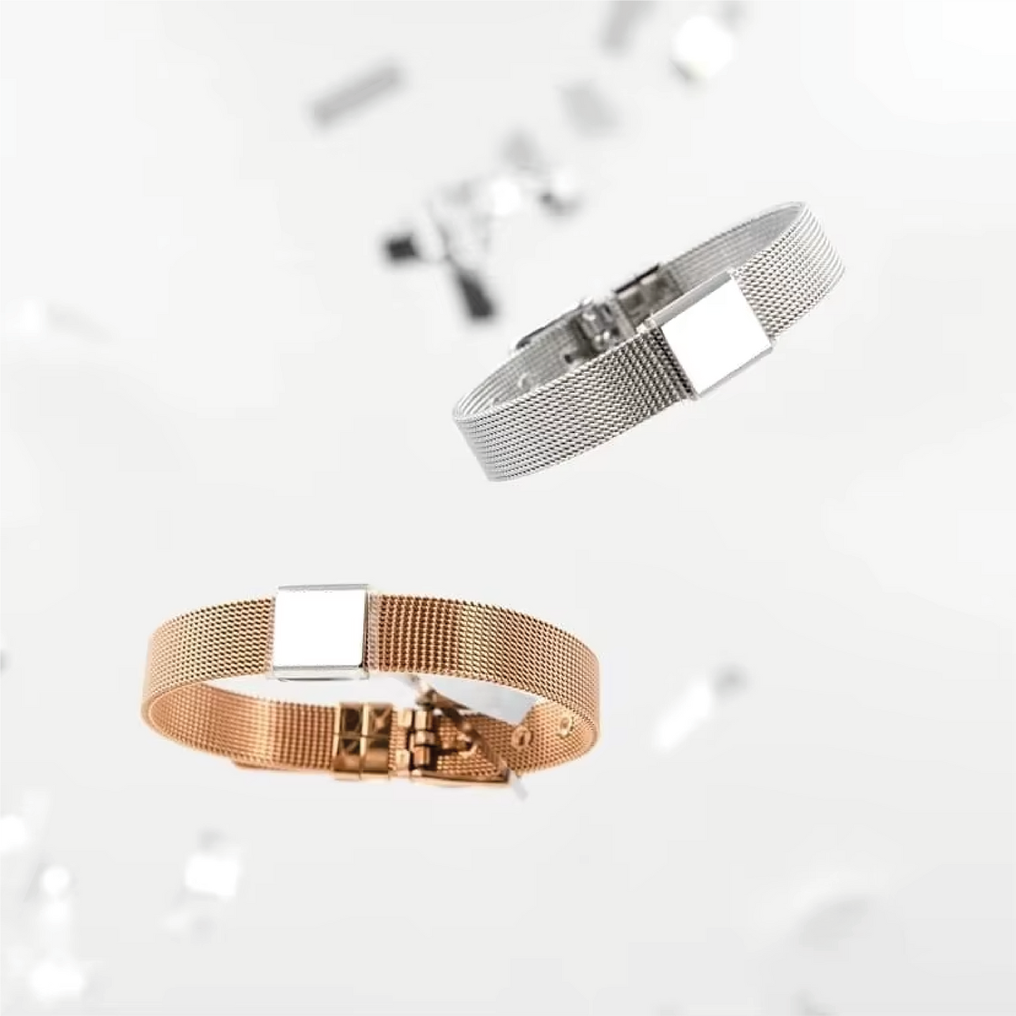 Pulseras metálicas con plaquita